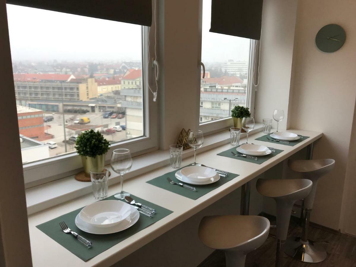 Central Apartments Веспрем Екстер'єр фото